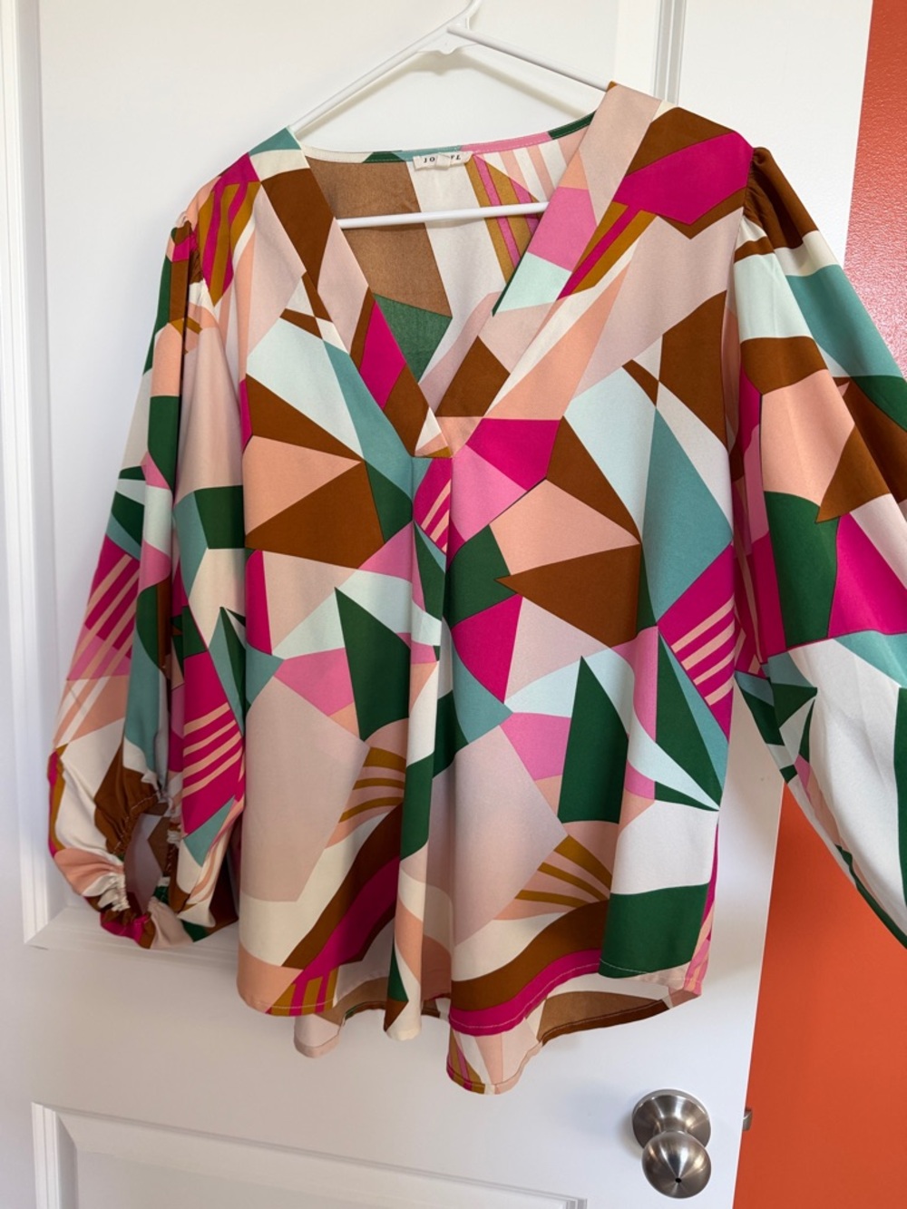 JODIFL Geometric V-Neck Blouse in Pink, Green & Brown